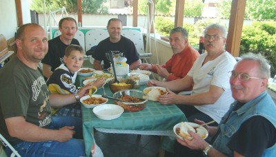 cxglFansDragonGarage_web2012apr 029.jpg