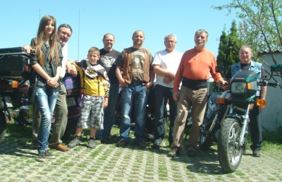 cxglFansDragonGarage_web2012apr 015.jpg